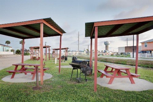 Plantation Suites and Conference Center - image 8