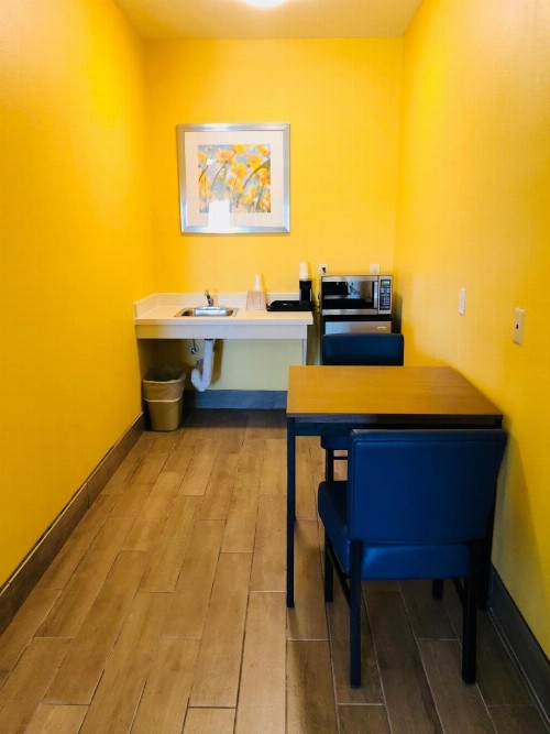 Days Inn by Wyndham Port Aransas TX - image 17