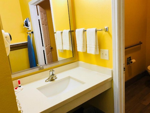 Days Inn by Wyndham Port Aransas TX - image 20
