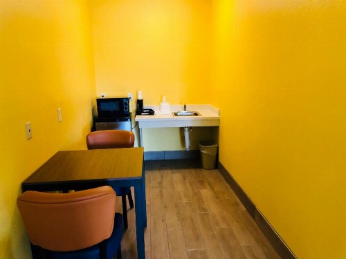 Days Inn by Wyndham Port Aransas TX - image 25