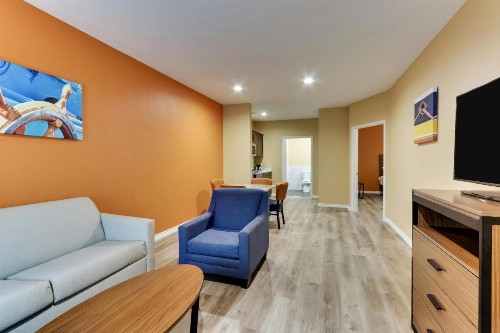 Captains Quarters Inn - image 13