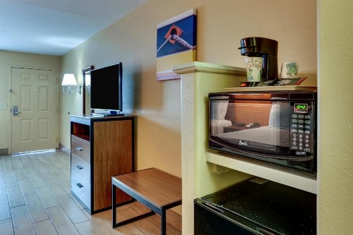 Captains Quarters Inn - image 17