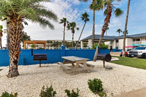 Captains Quarters Inn - image 18