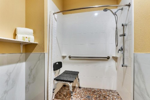 Captains Quarters Inn - image 27