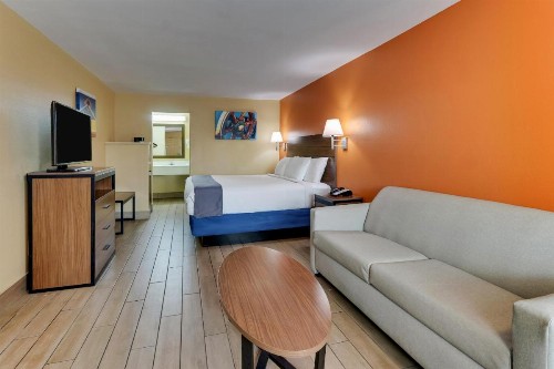 Captains Quarters Inn - image 28