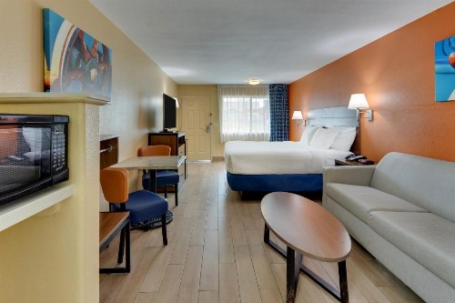 Captains Quarters Inn - image 34