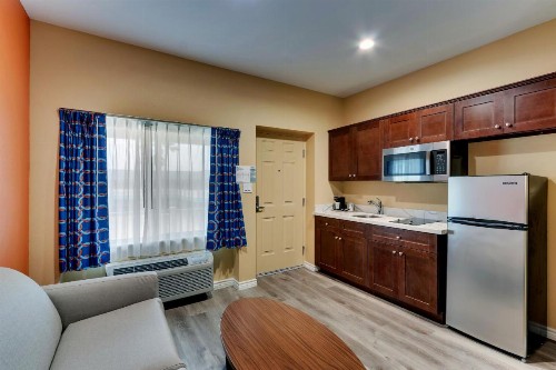 Captains Quarters Inn - image 37