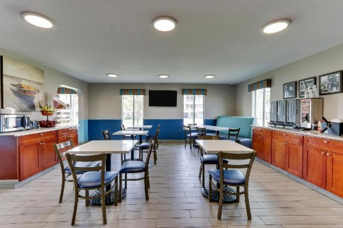 Captains Quarters Inn - image 39