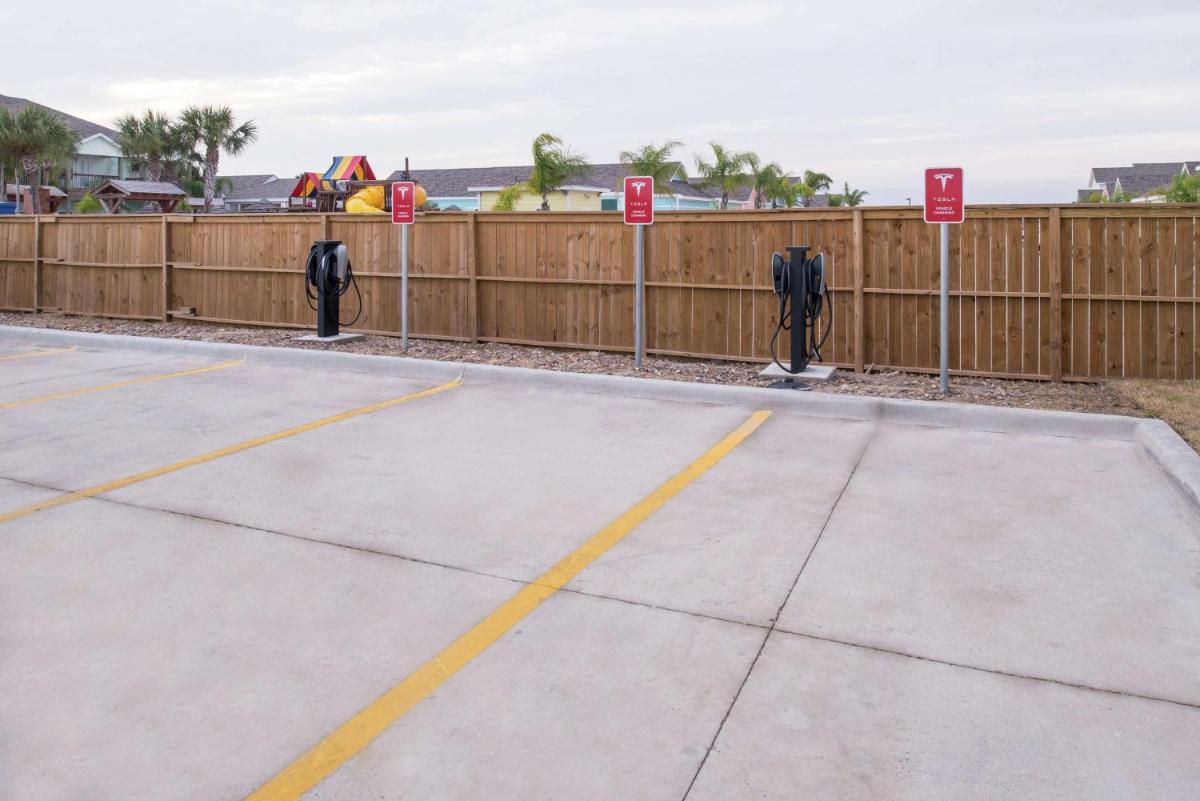 Hampton Inn and Suites Port Aransas - image 6