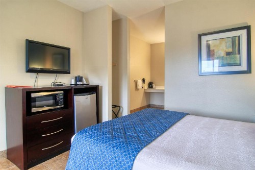 Alister Square Inn - image 11