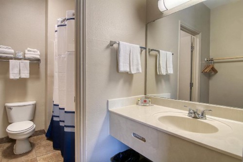 Alister Square Inn - image 26