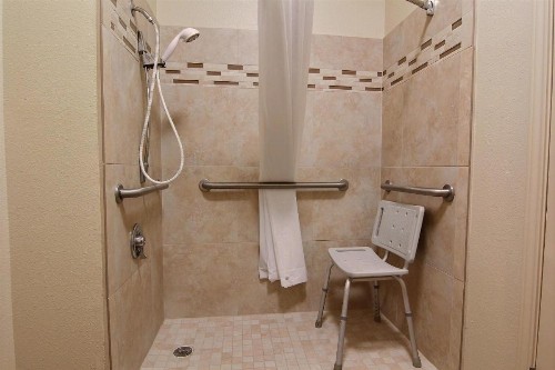 Alister Square Inn - image 50