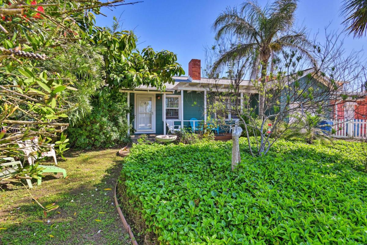 Port Aransas House - Walk to Coast and Fishing! - main image