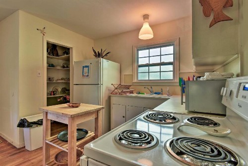 Port Aransas House - Walk to Coast and Fishing! - image 12
