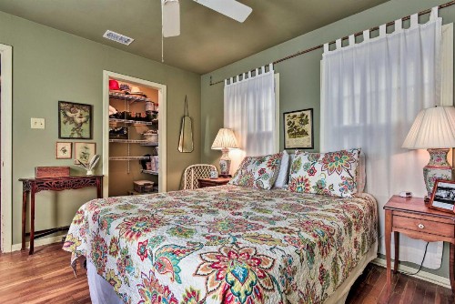 Port Aransas House - Walk to Coast and Fishing! - image 8