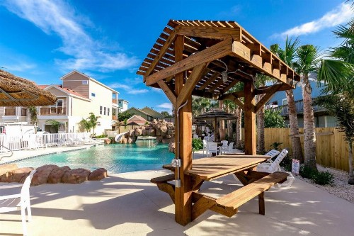 The Chic Retreat townhouse - image 3