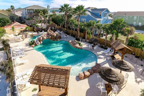 BeachSide Bungalo townhouse - image 3