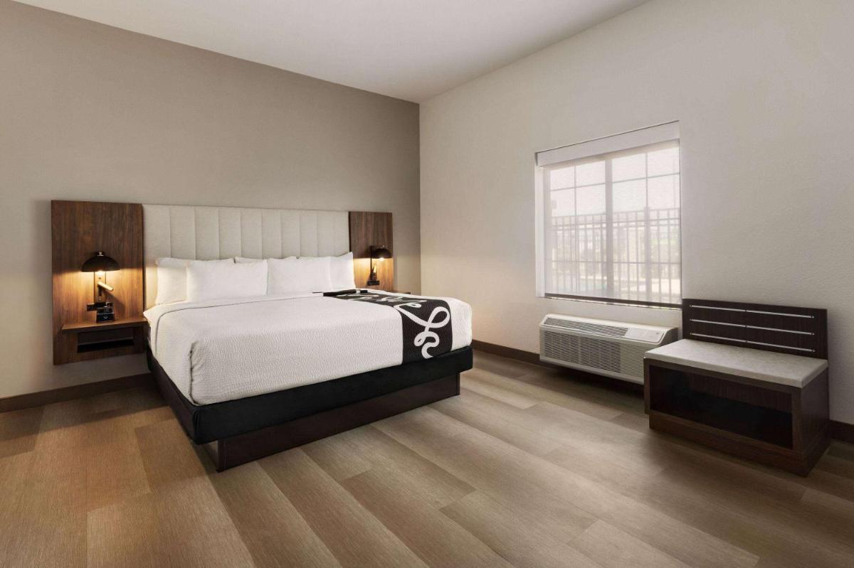 La Quinta by Wyndham Port Arthur - image 4