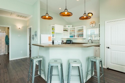 Bay Hideaway - image 10