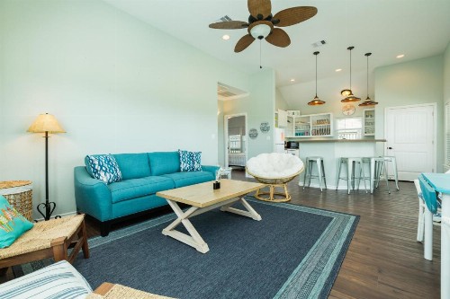 Bay Hideaway - image 11
