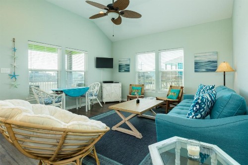 Bay Hideaway - image 12
