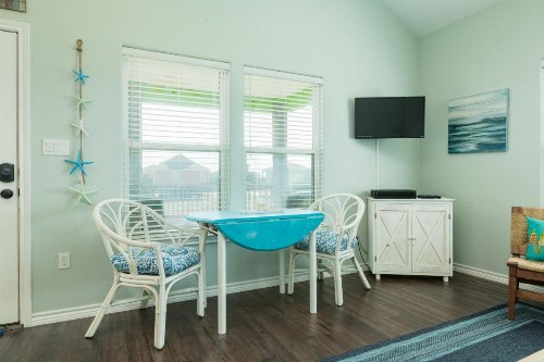 Bay Hideaway - image 8