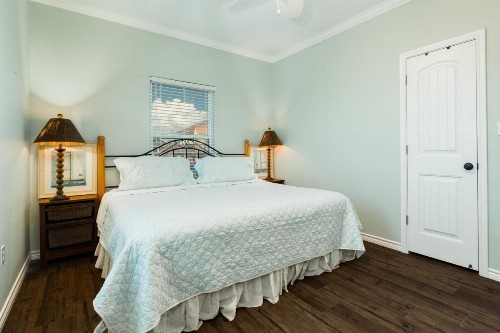 Bay Hideaway - image 9