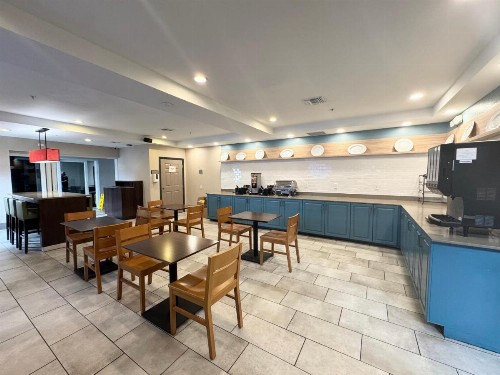 Country Inn & Suites by Radisson Port Charlotte FL - image 6