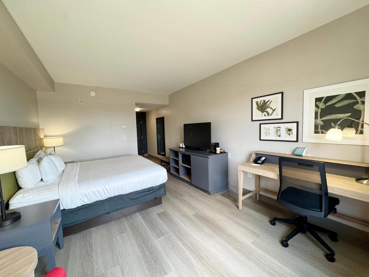 Country Inn & Suites by Radisson Port Charlotte FL - image 7
