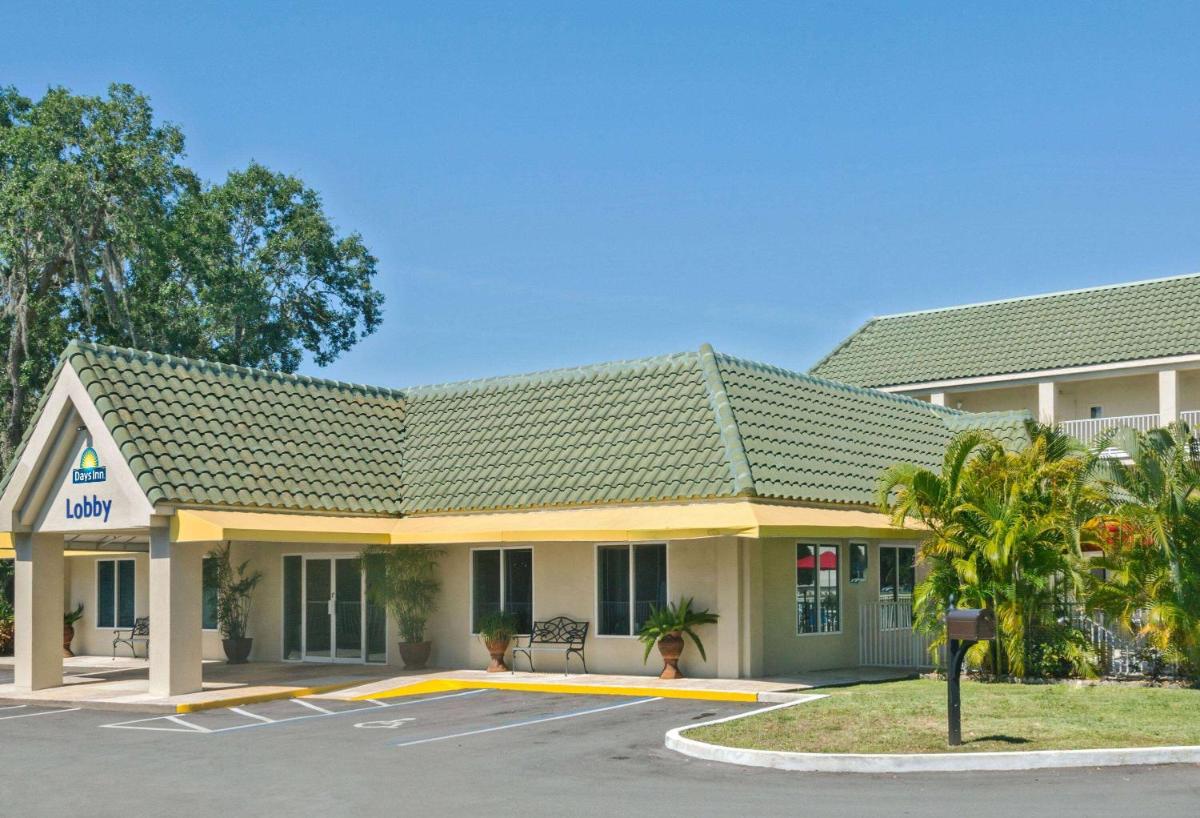 Days Inn by Wyndham Port Charlotte Town Center - main image