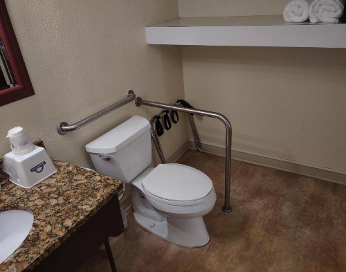 Days Inn by Wyndham Port Charlotte Town Center - image 10