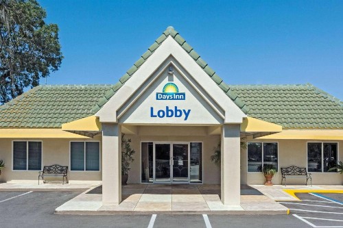 Days Inn by Wyndham Port Charlotte Town Center - image 14