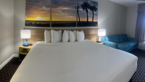 Days Inn by Wyndham Port Charlotte Town Center - image 2