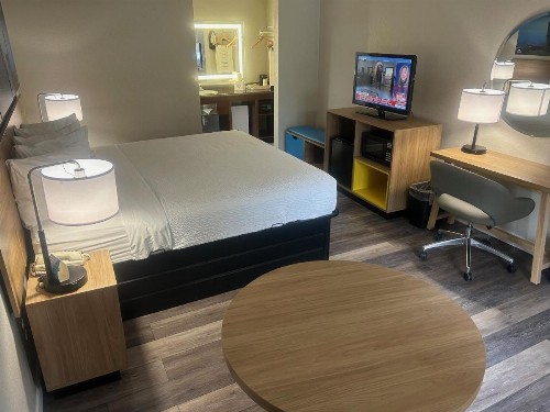 Days Inn by Wyndham Port Charlotte Town Center - image 21