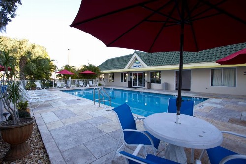 Days Inn by Wyndham Port Charlotte Town Center - image 23