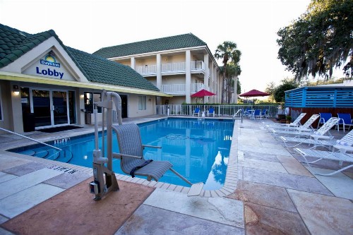 Days Inn by Wyndham Port Charlotte Town Center - image 27