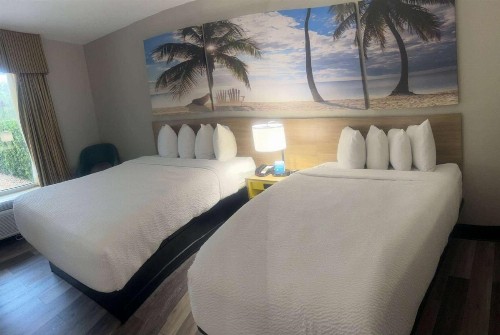 Days Inn by Wyndham Port Charlotte Town Center - image 33