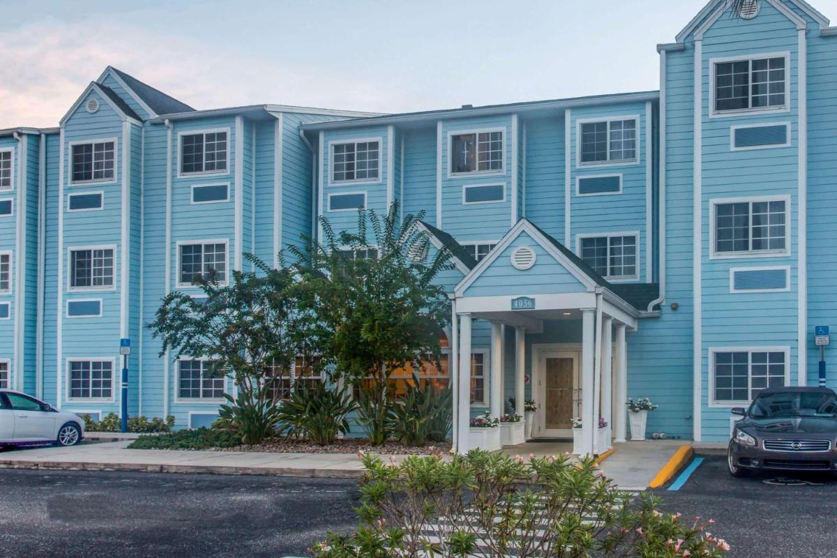 Microtel Inn and Suites by Wyndham Port Charlotte - image 2