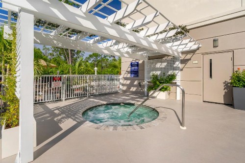 Comfort Inn & Suites - image 10