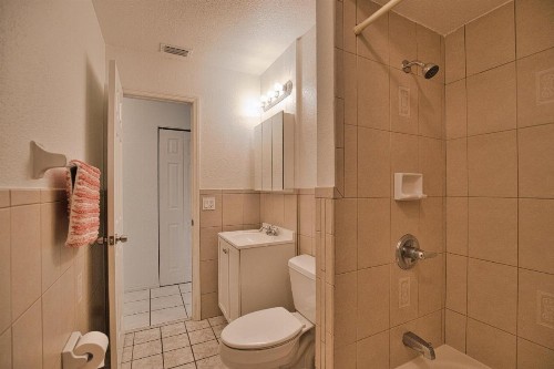 Van Nuys - image 27