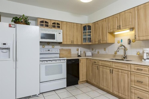 Van Nuys - image 8
