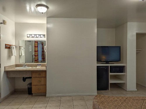 Americas Best Value Inn Oxnard-Port Hueneme - image 43