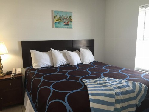 Port Isla Inn - image 24