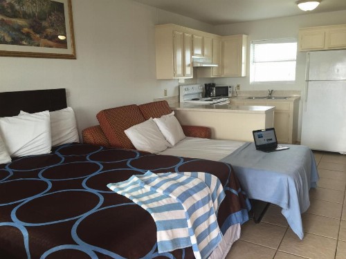 Port Isla Inn - image 25