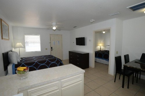 Port Isla Inn - image 31