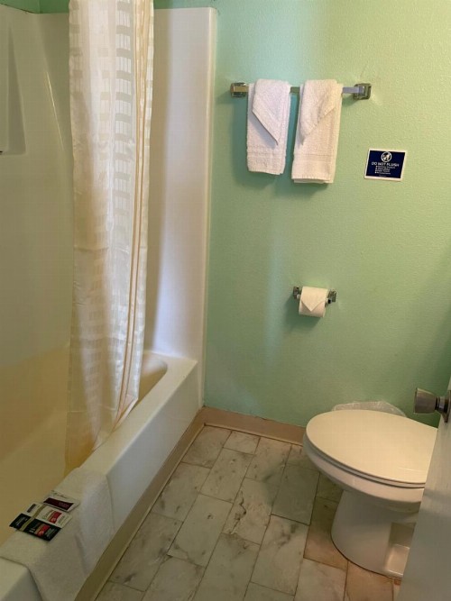 Southwind Inn - image 10