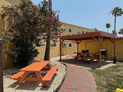 Southwind Inn - image 16