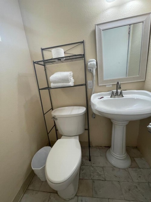 Southwind Inn - image 2