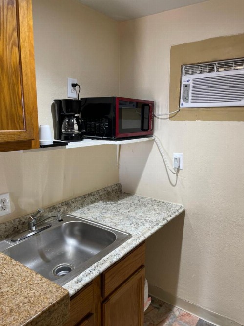 Southwind Inn - image 23
