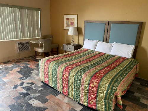 Southwind Inn - image 24